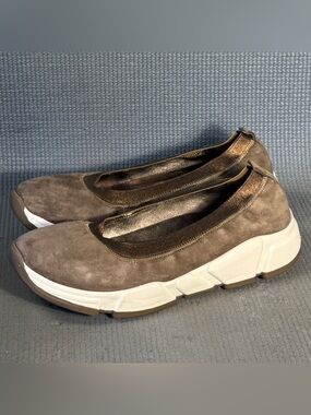 Johnston & Murphy Women’s Hannah Slip On Suede Shoes Size 7